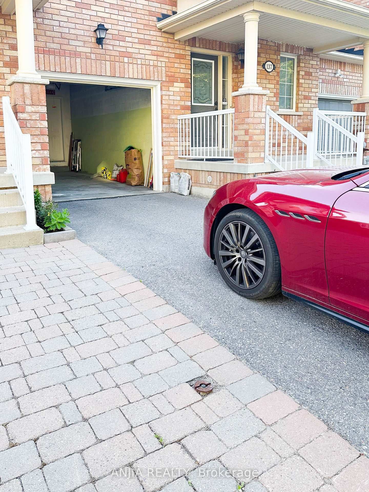 139 Hillwood Street, Unit Basement