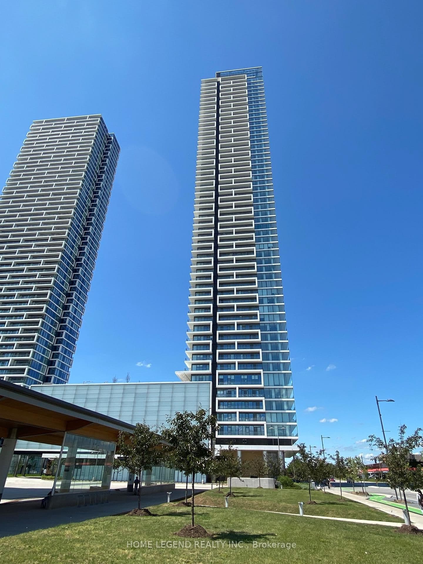 #4607 - 950 Portage Parkway