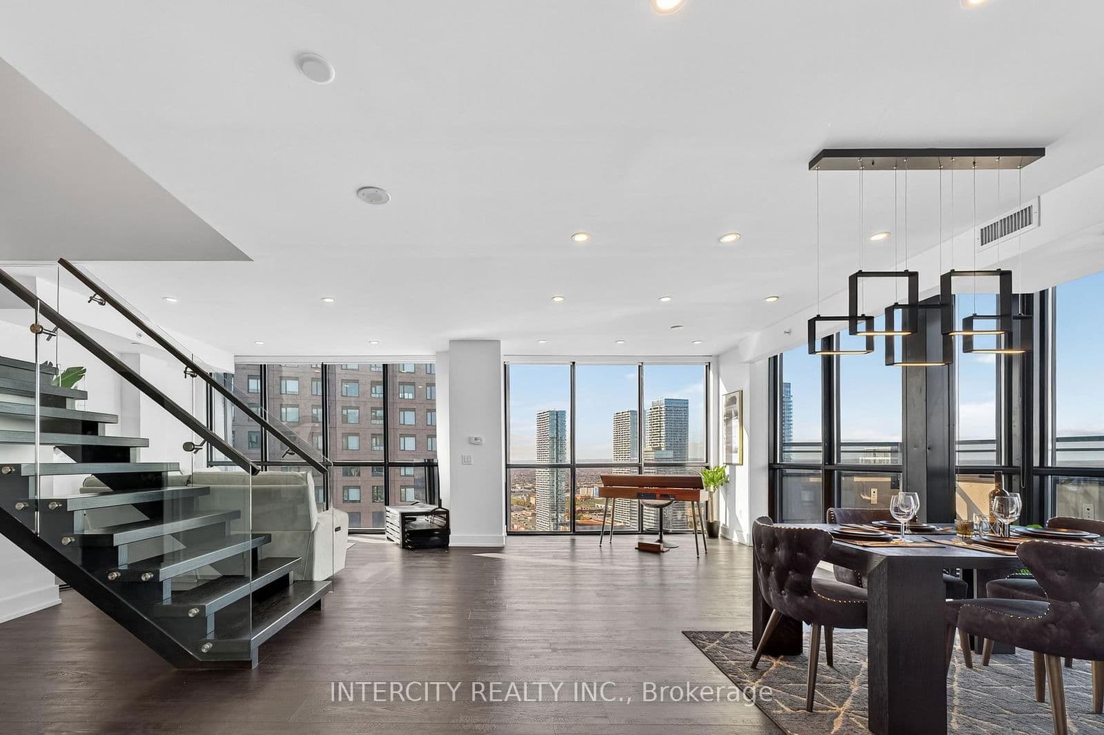 #Ph05 (3605) - 2910 Highway 7 Road