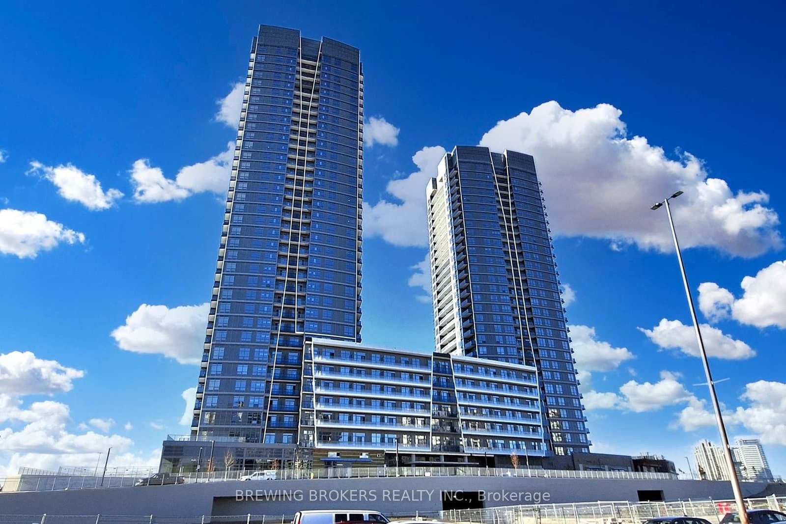 30 Upper Mall Way, Unit 3010