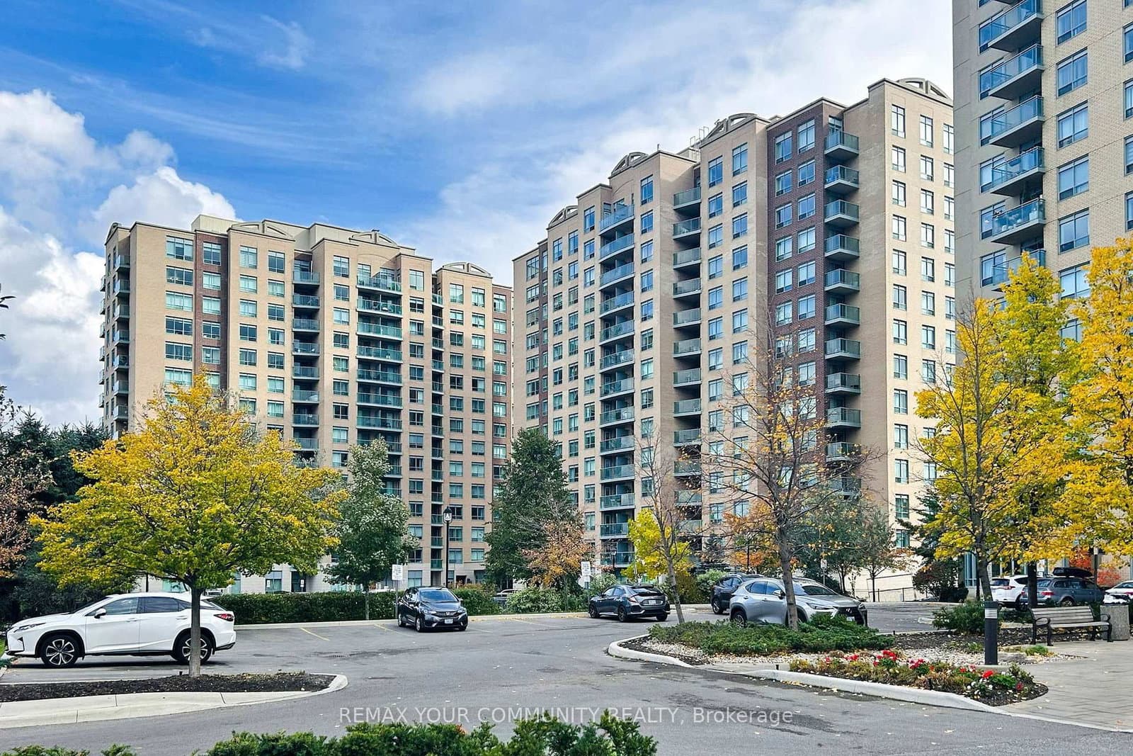 #1004 - 11 Oneida Crescent