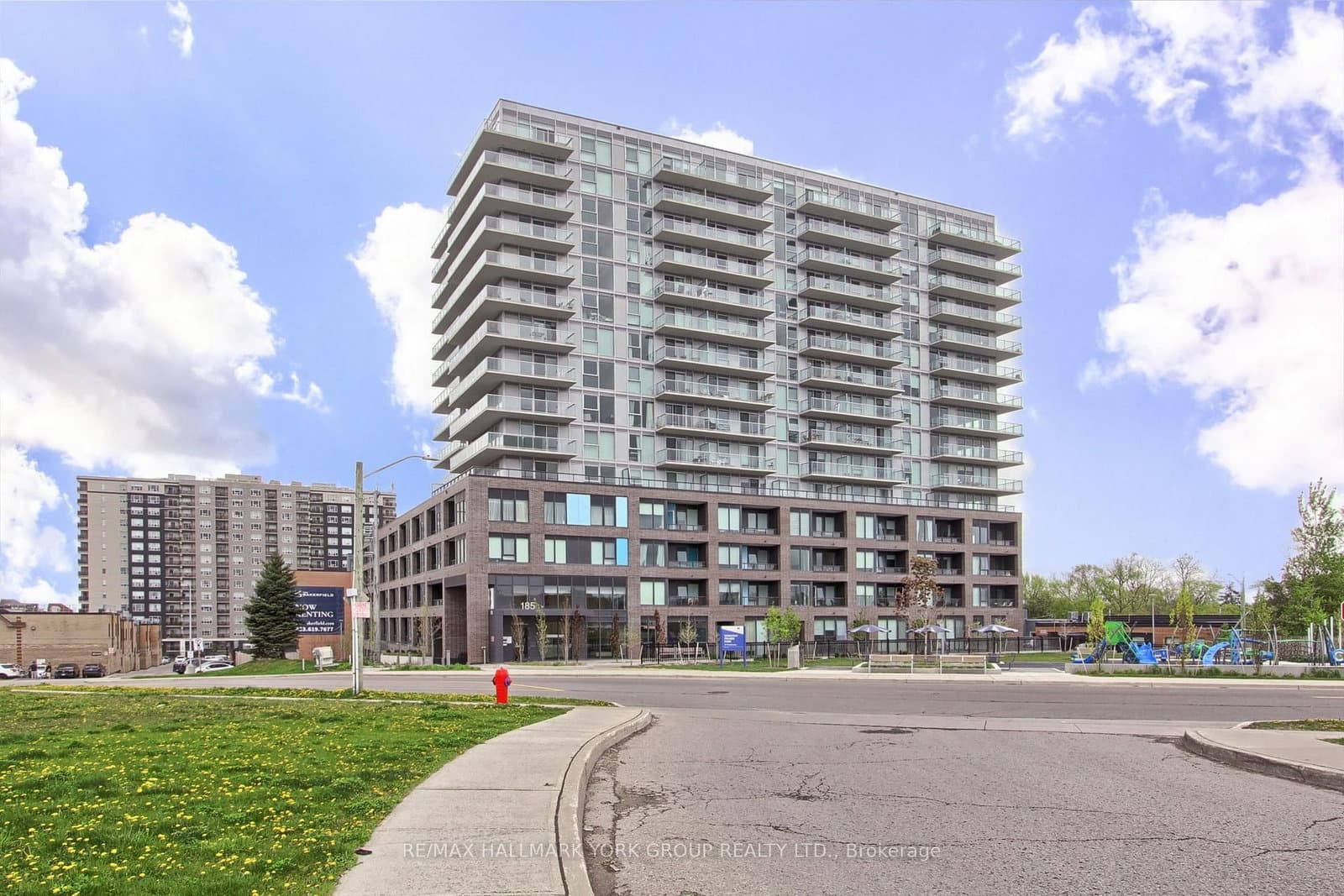 #419 - 185 Deerfield Road