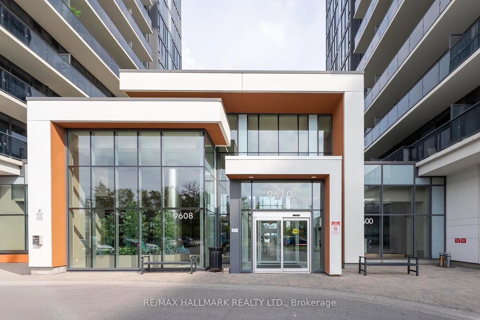 #1609A - 9608 Yonge Street