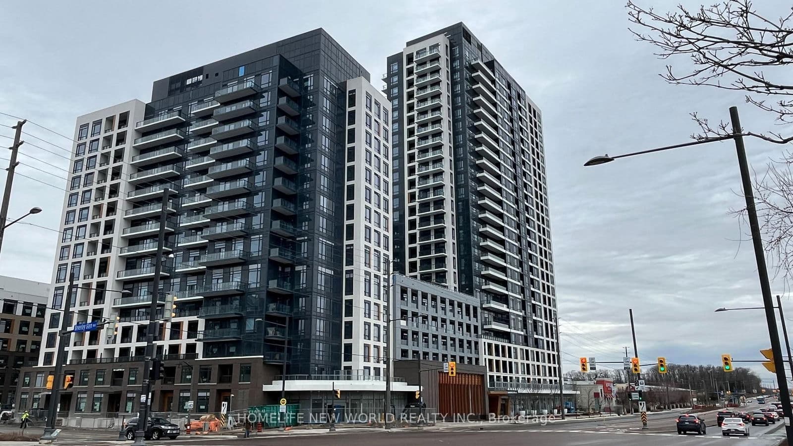 #B-208 - 7950 Bathurst Street