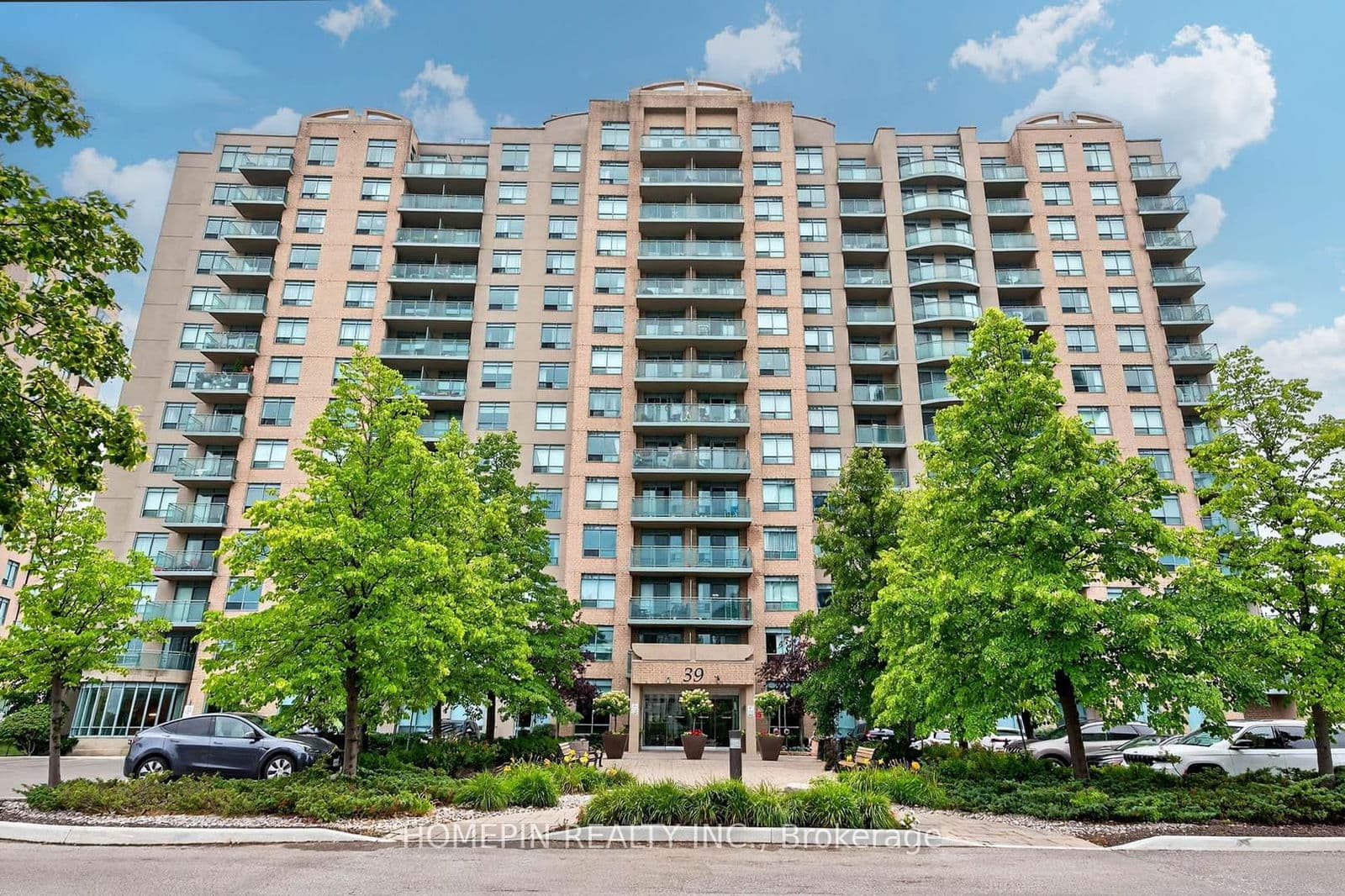 #1103 - 39 Oneida Crescent