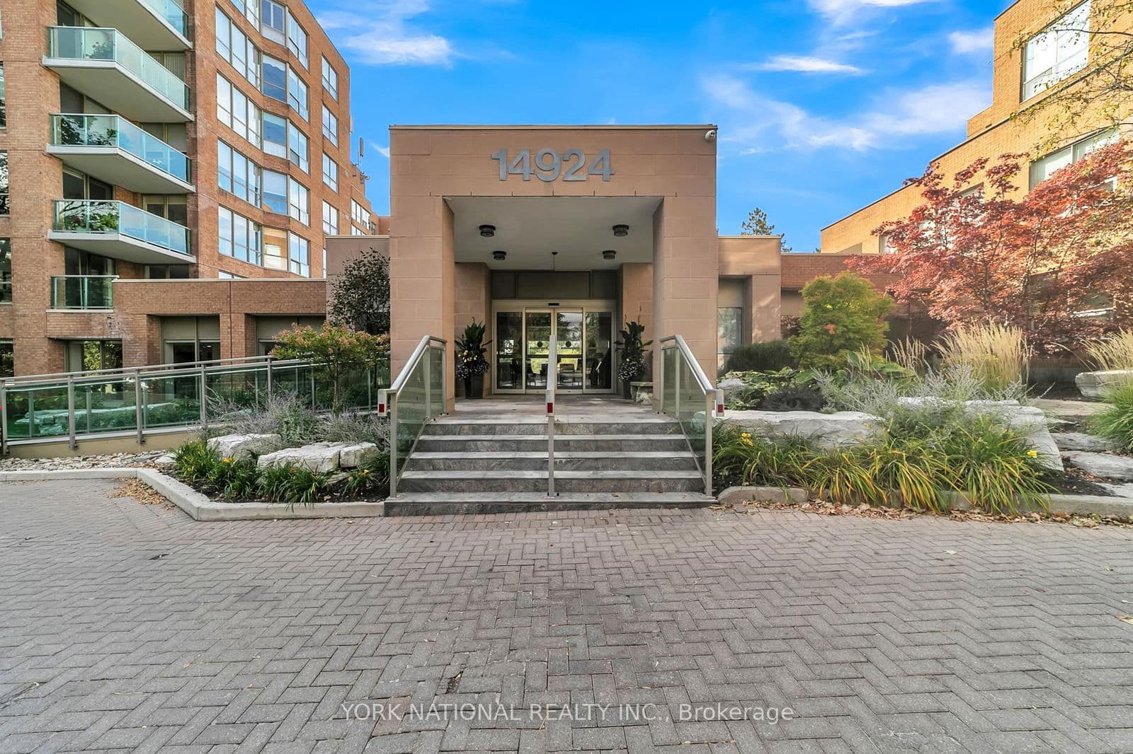 #408 - 14924 Yonge Street