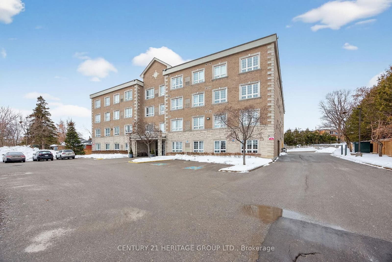 112 Simcoe Road, Unit 214