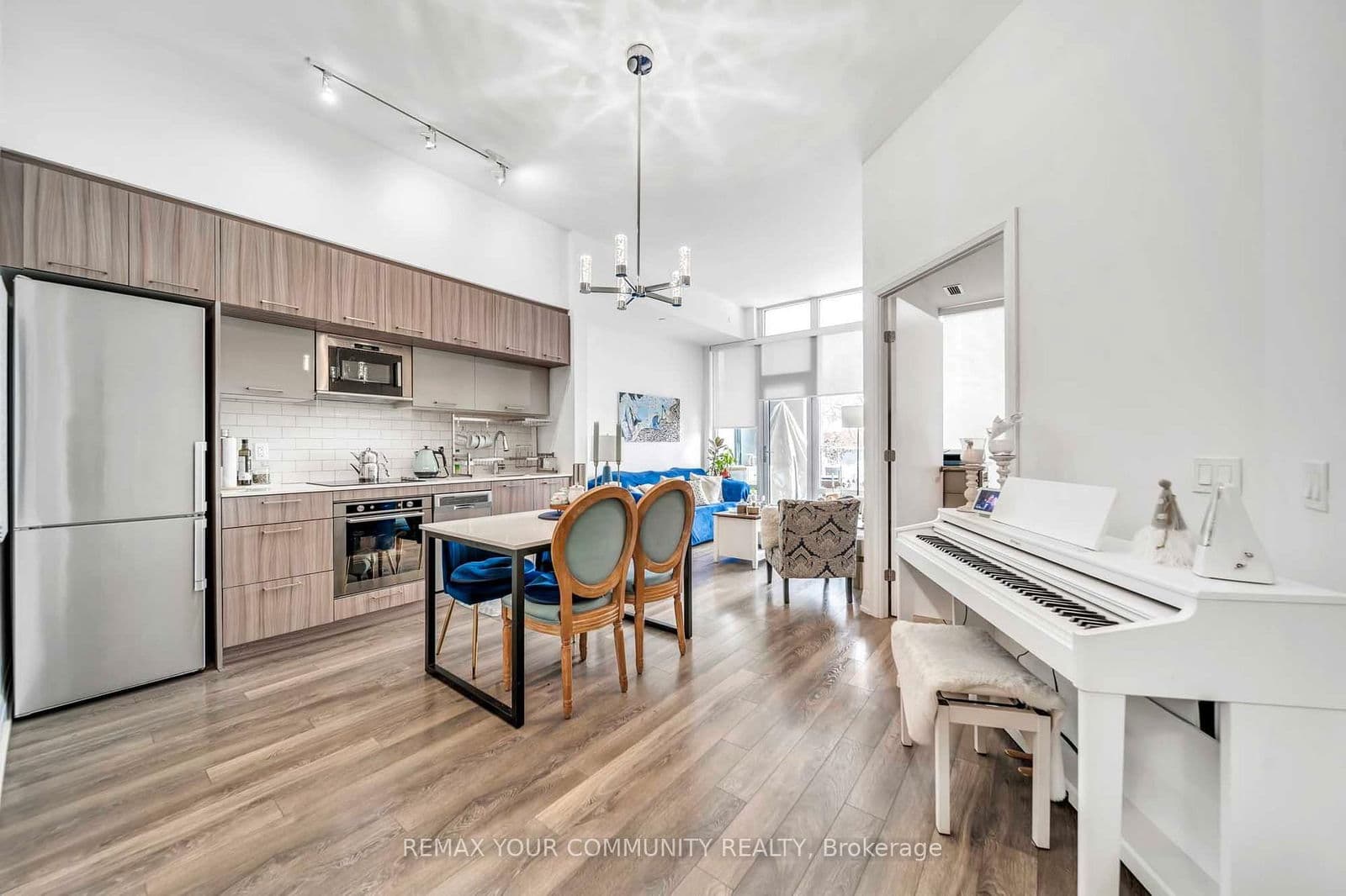 #112 - 4800 Highway 7 Road