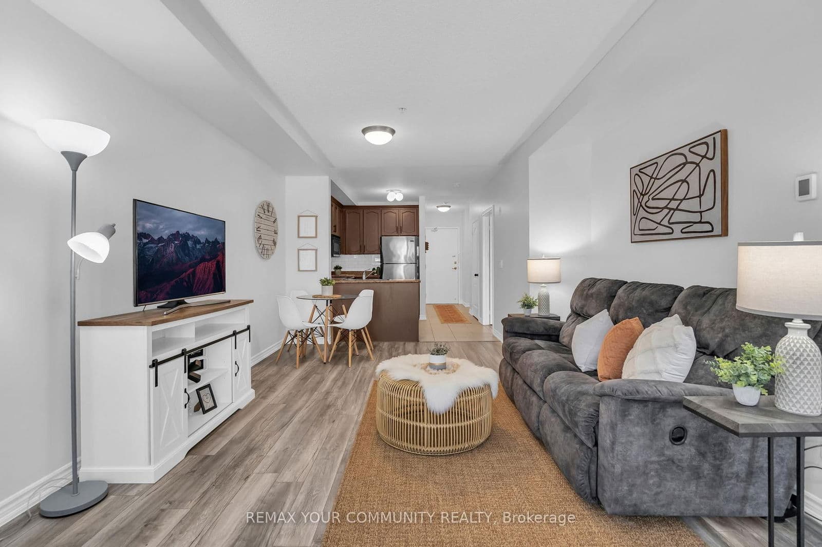 112 Simcoe Road, Unit 413