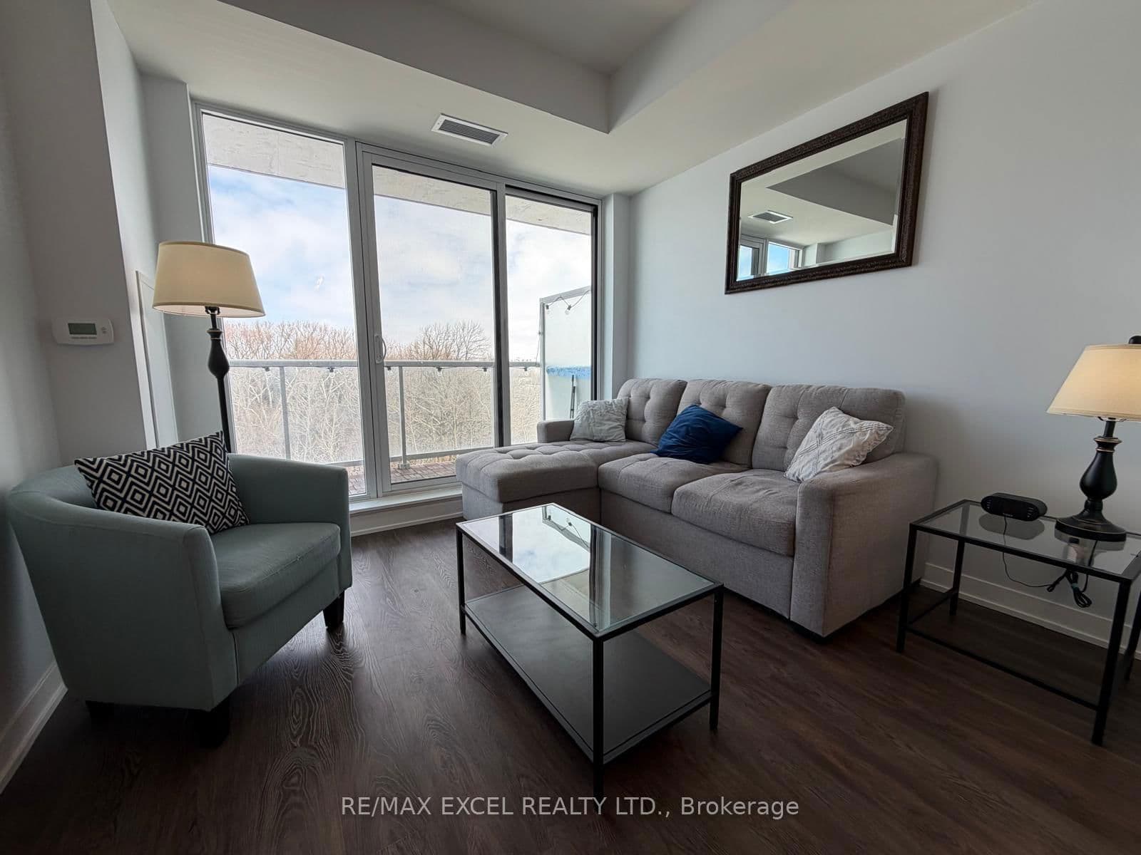 #407 - 6 David Eyer Road