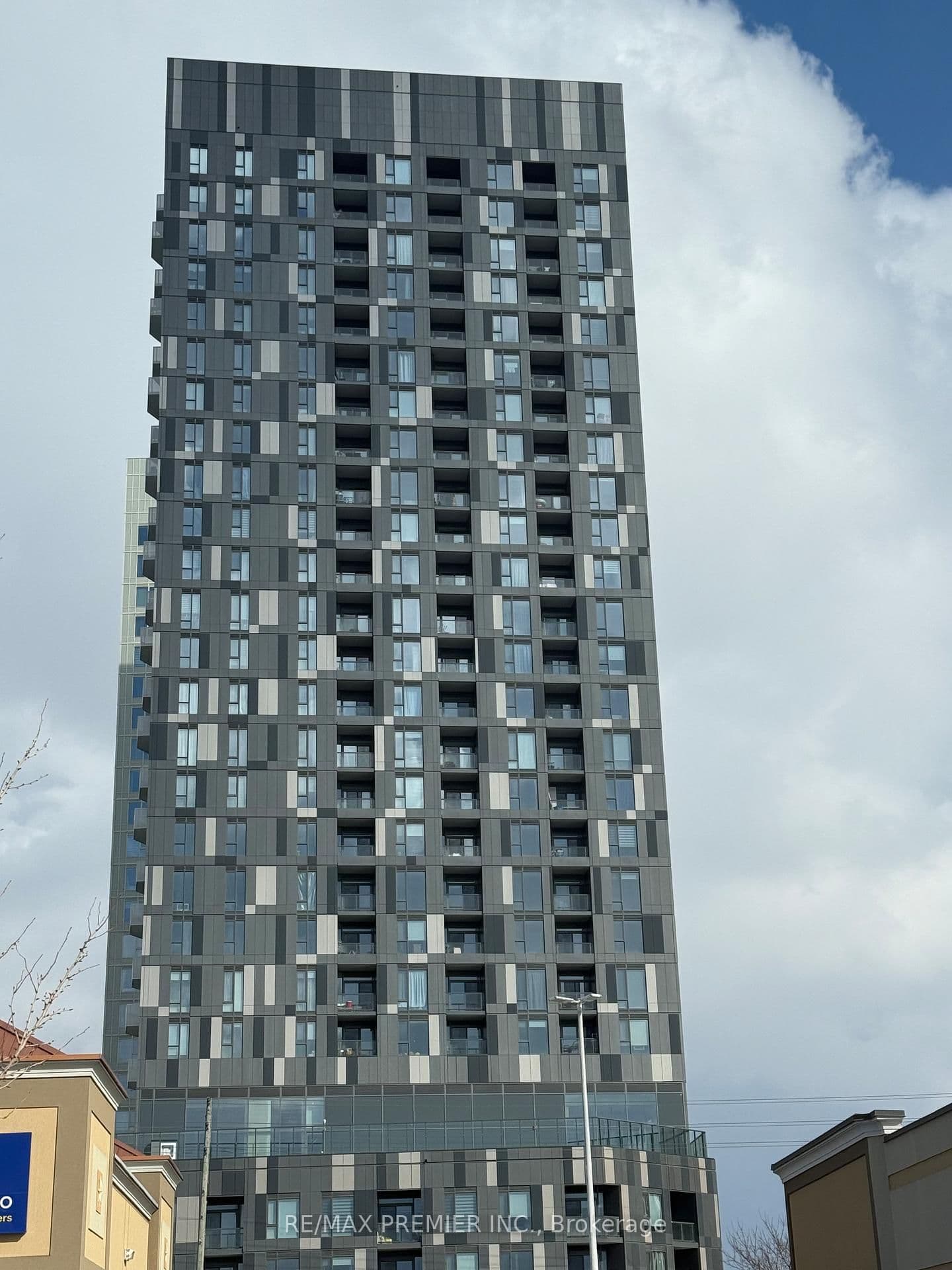 10 Abeja Street, Unit 1121