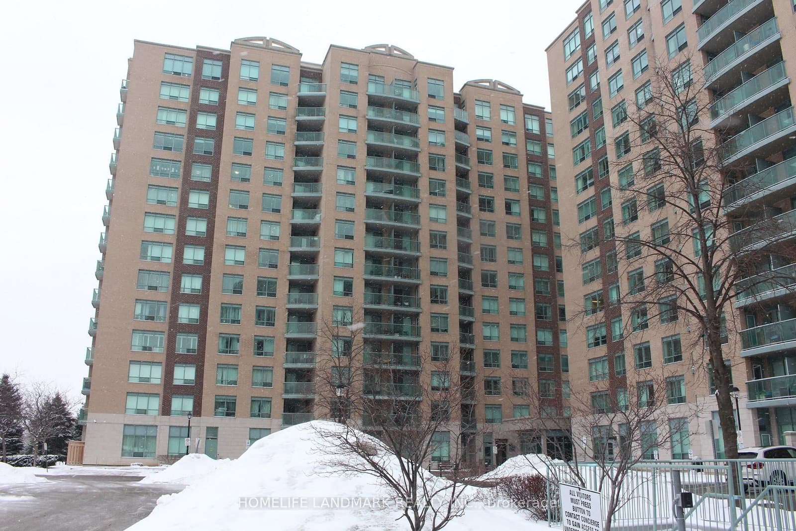#708 - 11 Oneida Crescent
