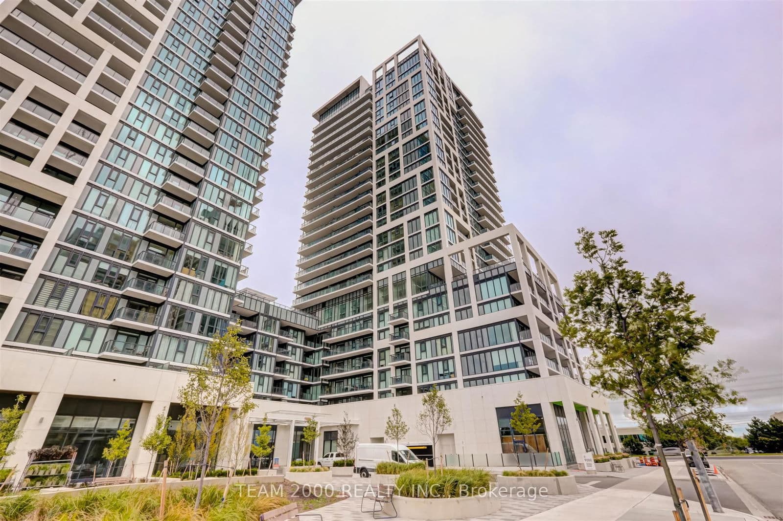 9000 Jane Street, Unit 1122