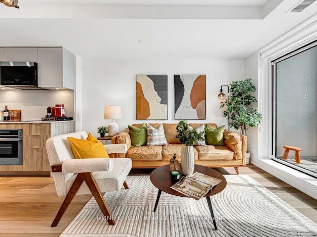 #1115 - 8 Cedarland Drive