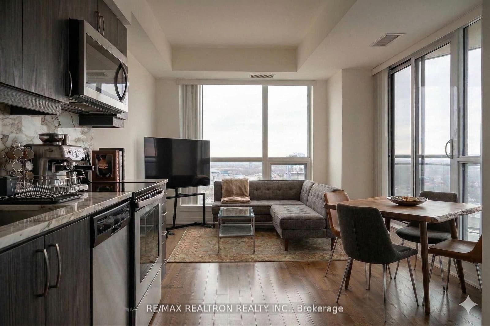 #2009 - 9201 Yonge Street