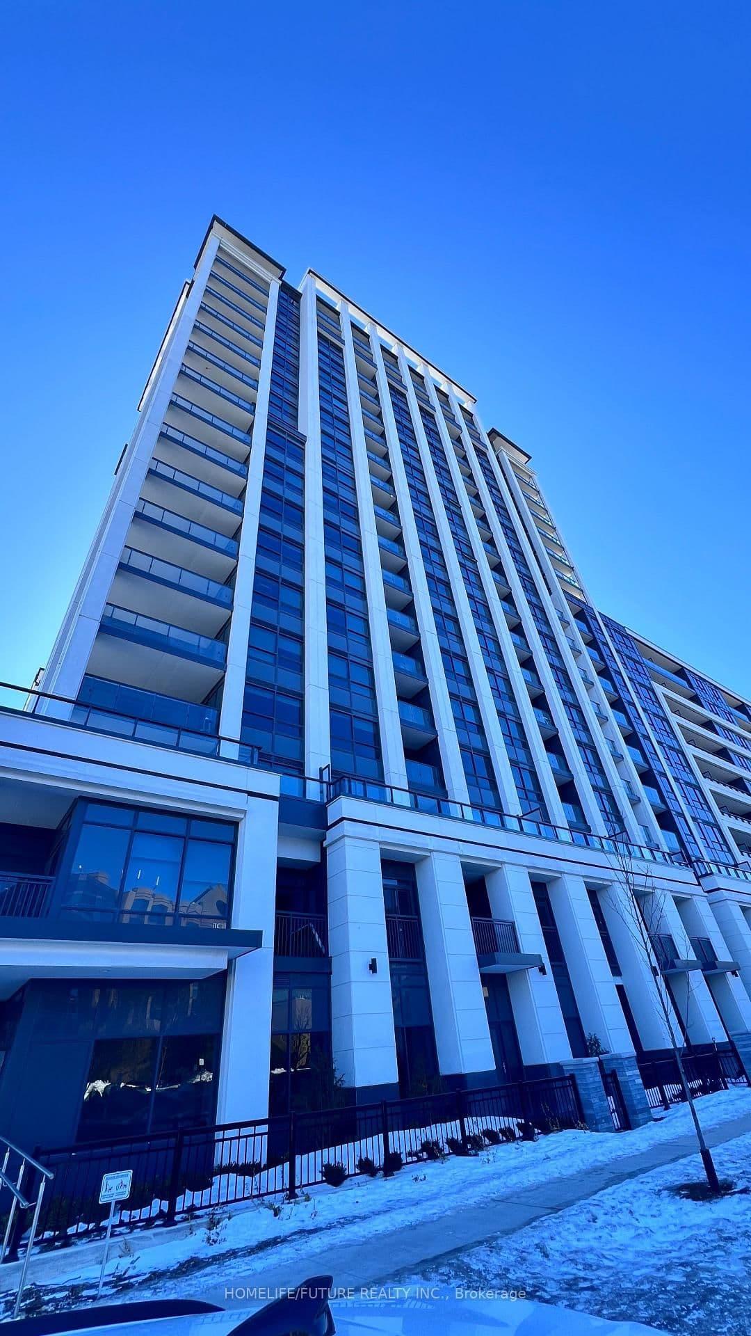 #826 - 8 Cedarland Drive