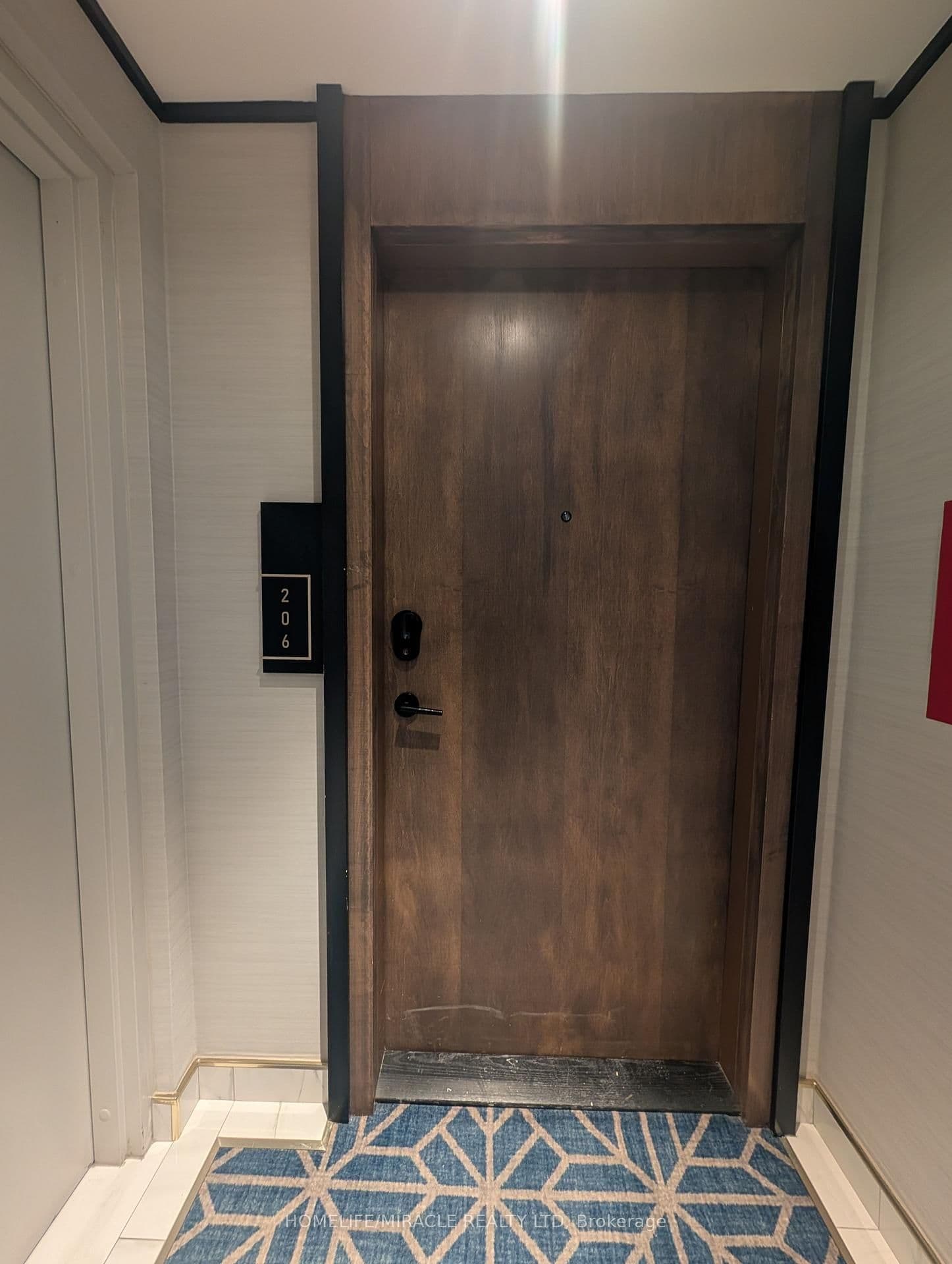 #206 - 120 Eagle Rock Way