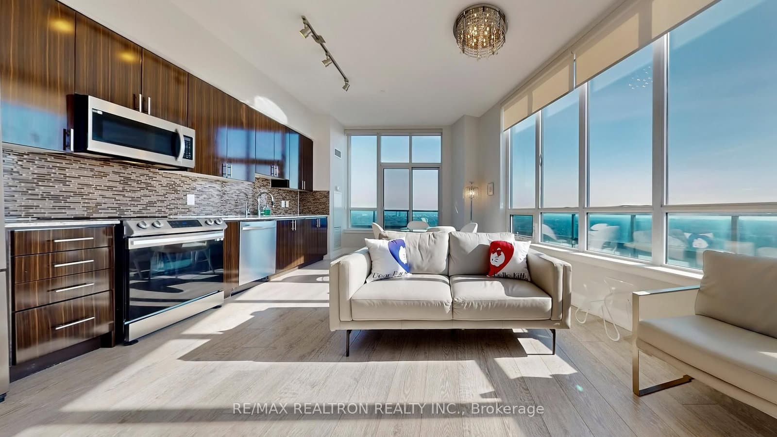 #Ph15 - 7161 Yonge Street