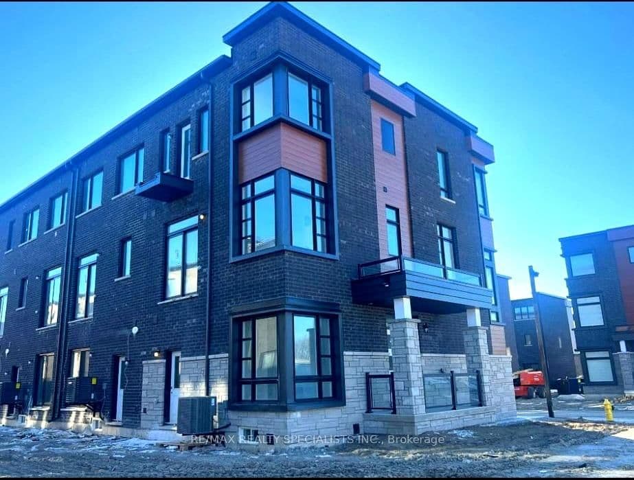 60 Inverary Crescent