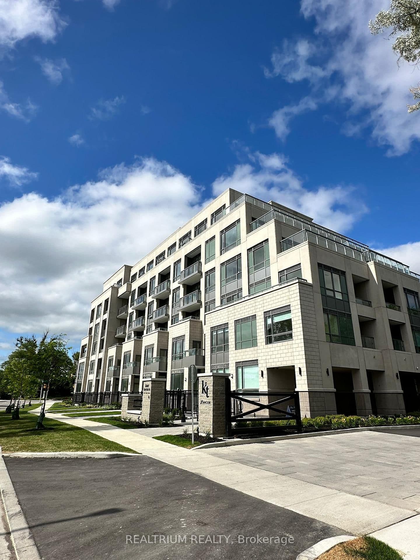 2075 King Road, Unit 334