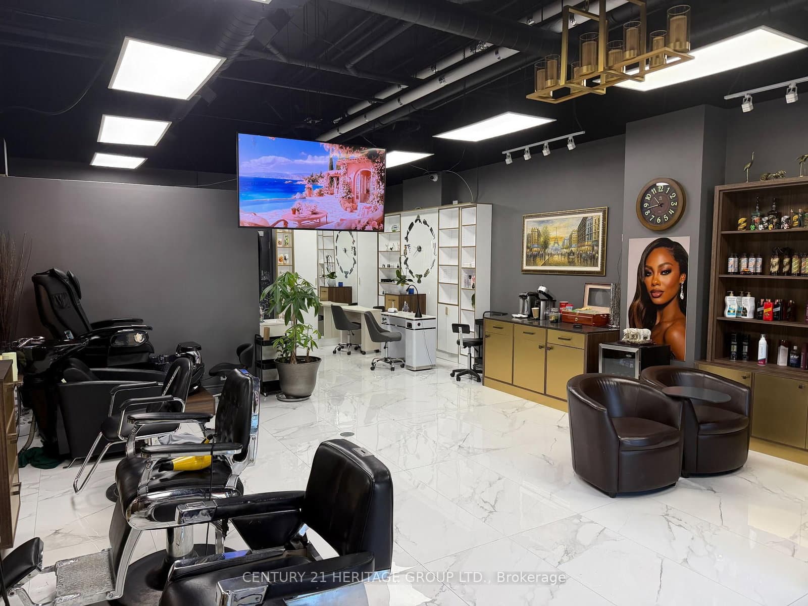 #104 - 9471 Yonge Street