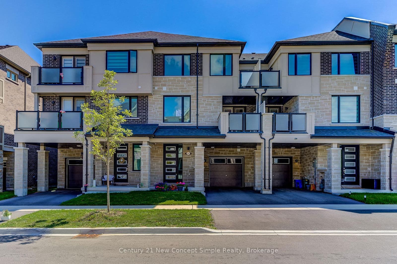 35 Thomas Frisby Jr Crescent