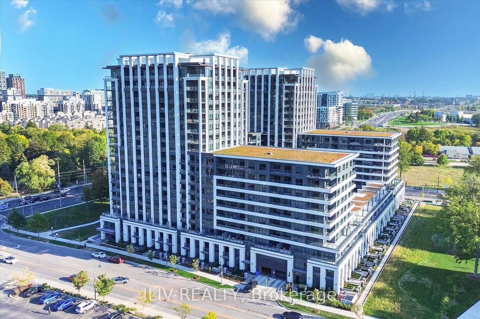 #1125 - 8 Cedarland Drive