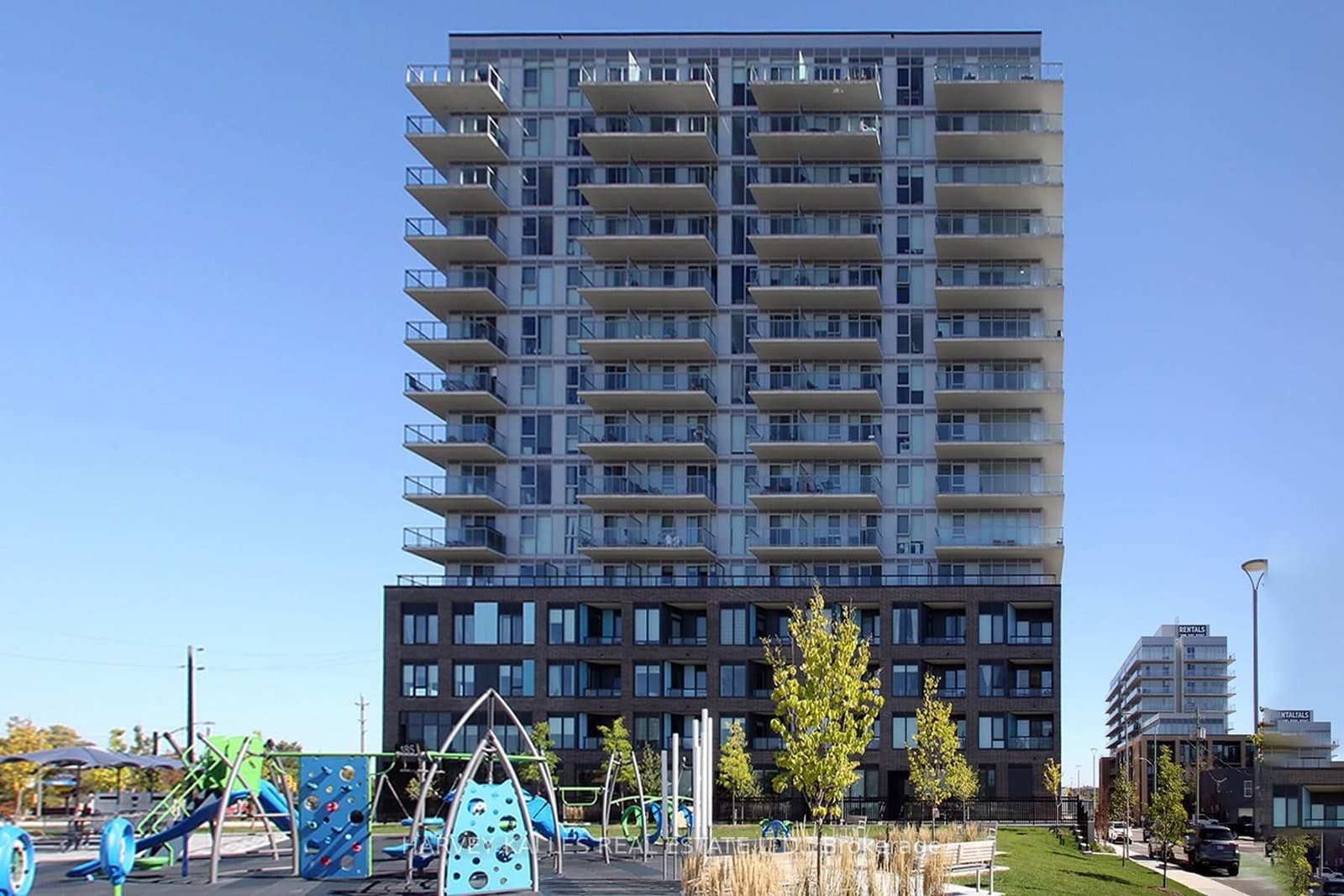 #305 - 185 Deerfield Road