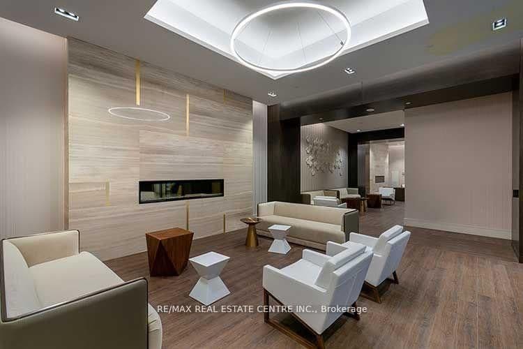 9000 Jane Street, Unit 2423