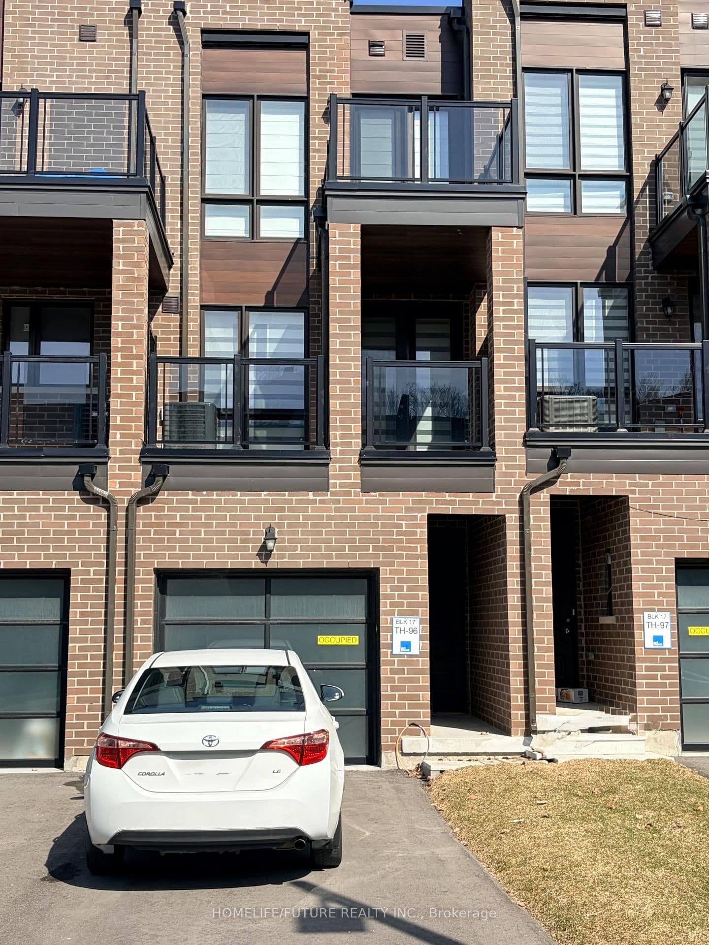 86 Stauffer Crescent