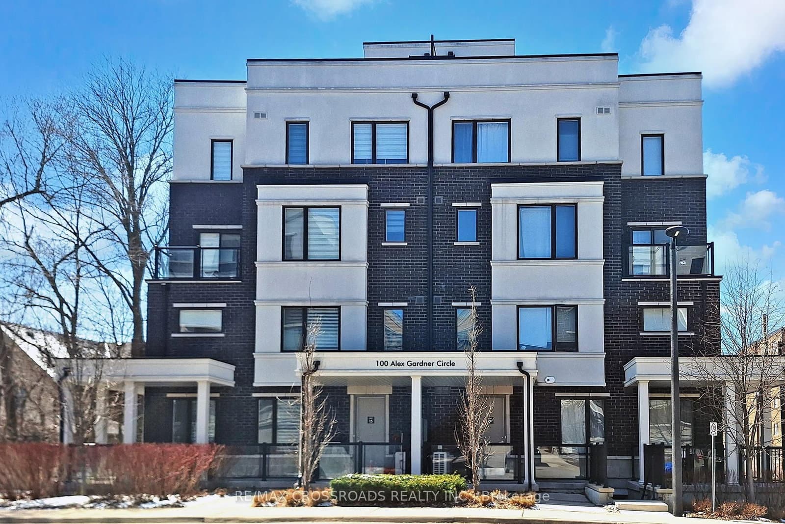 100 Alex Gardner Circle, Unit 10