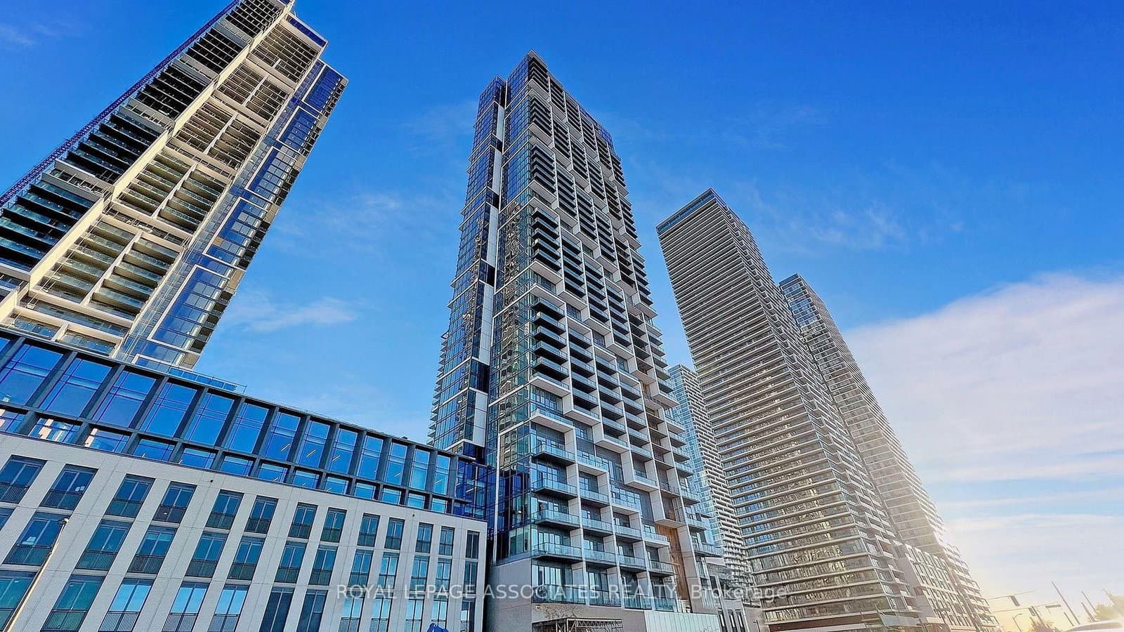 #1712 - 1000 Portage Parkway