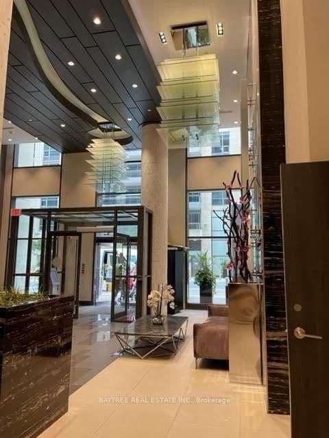 #102 - 9201 Yonge Street