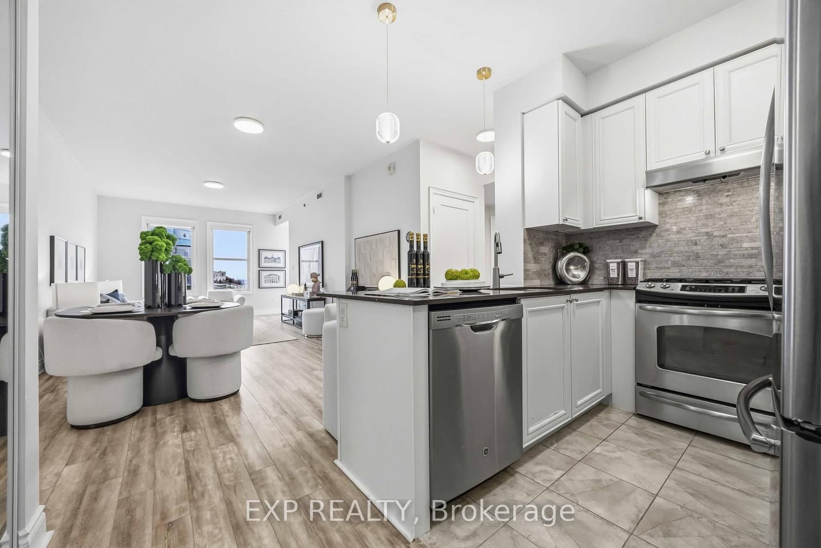 #211 - 28 Prince Regent Street