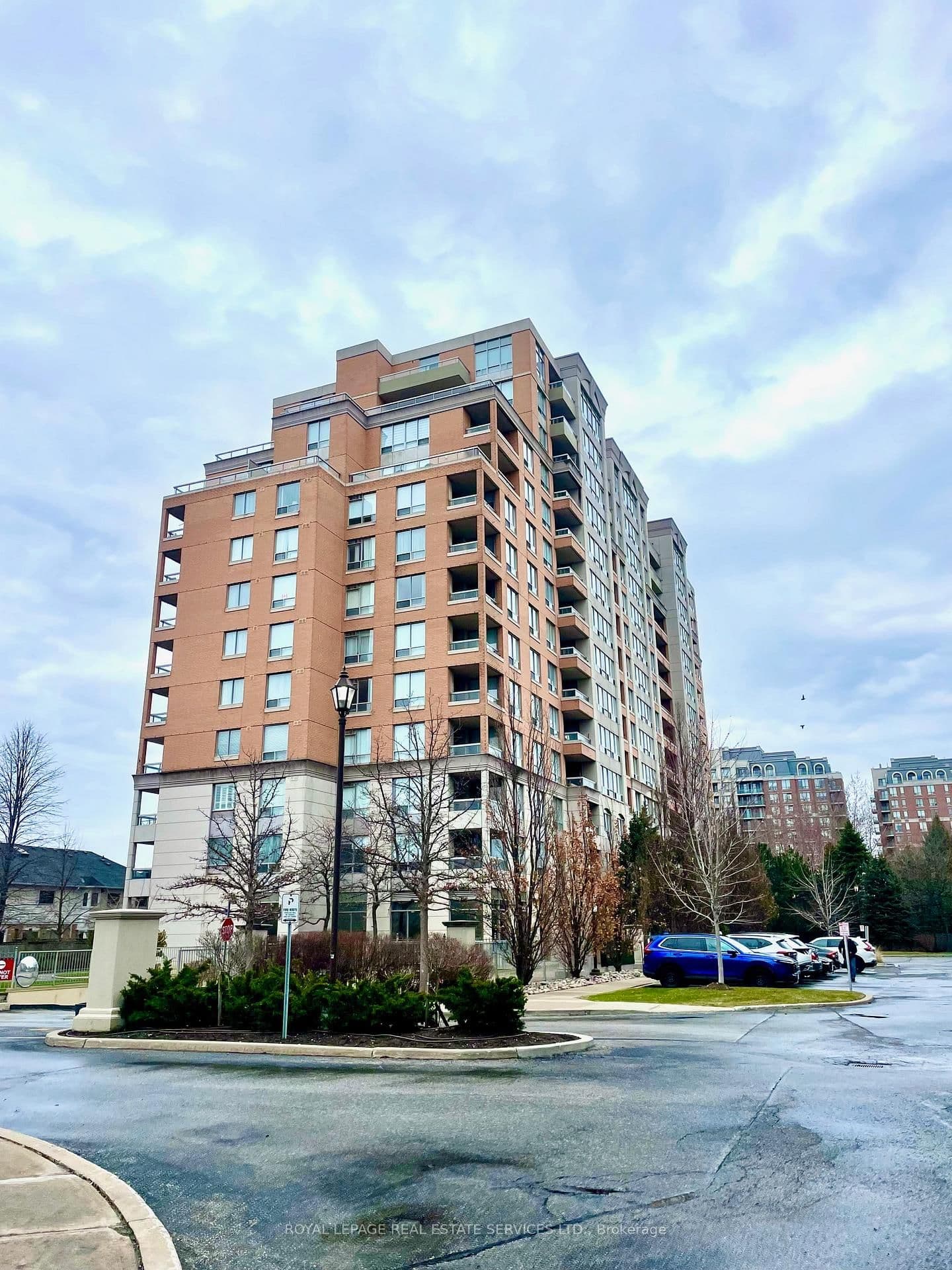 #203 - 29 Northern Heights Drive