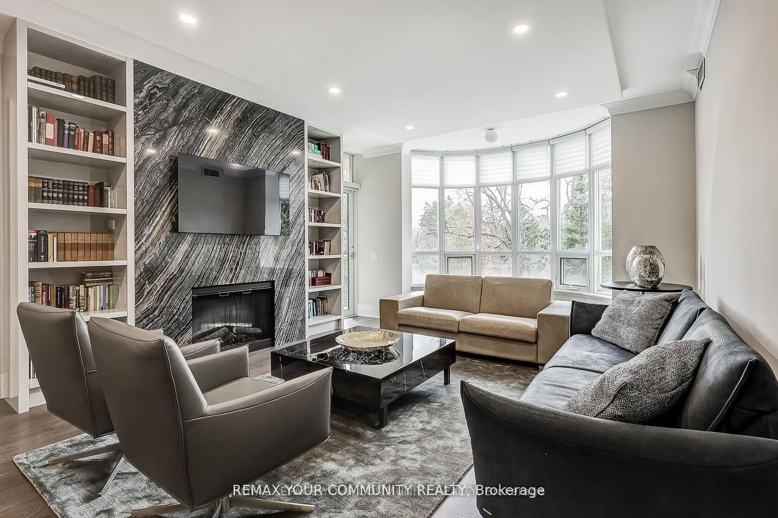 7071 Bayview Avenue, Unit 304