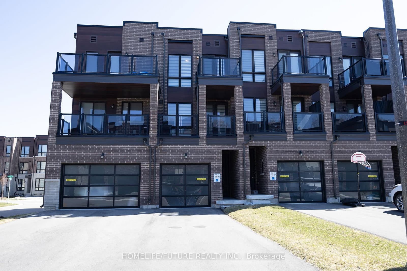 86 Stauffer Crescent