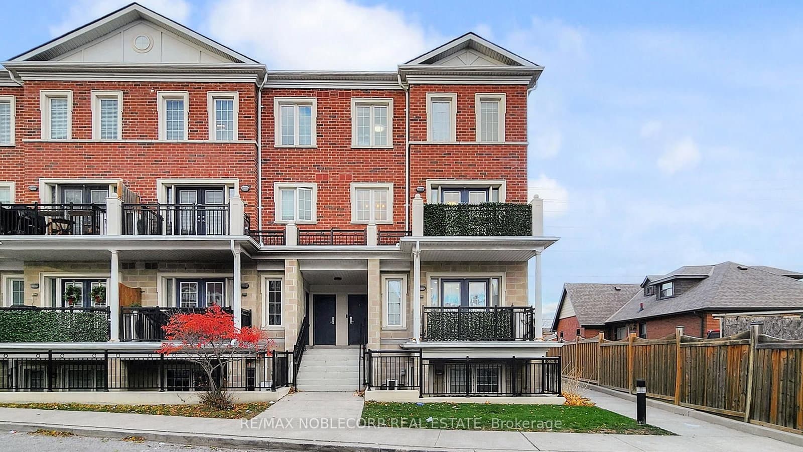 #E08 - 26 Bruce Street