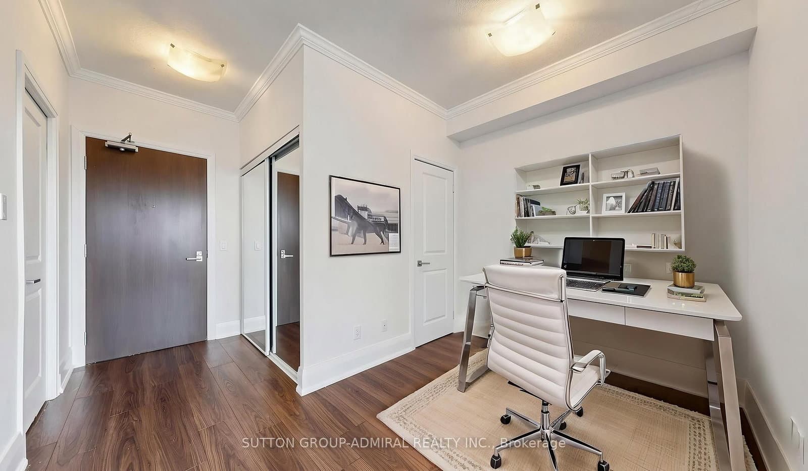 #406 - 85 North Park Road