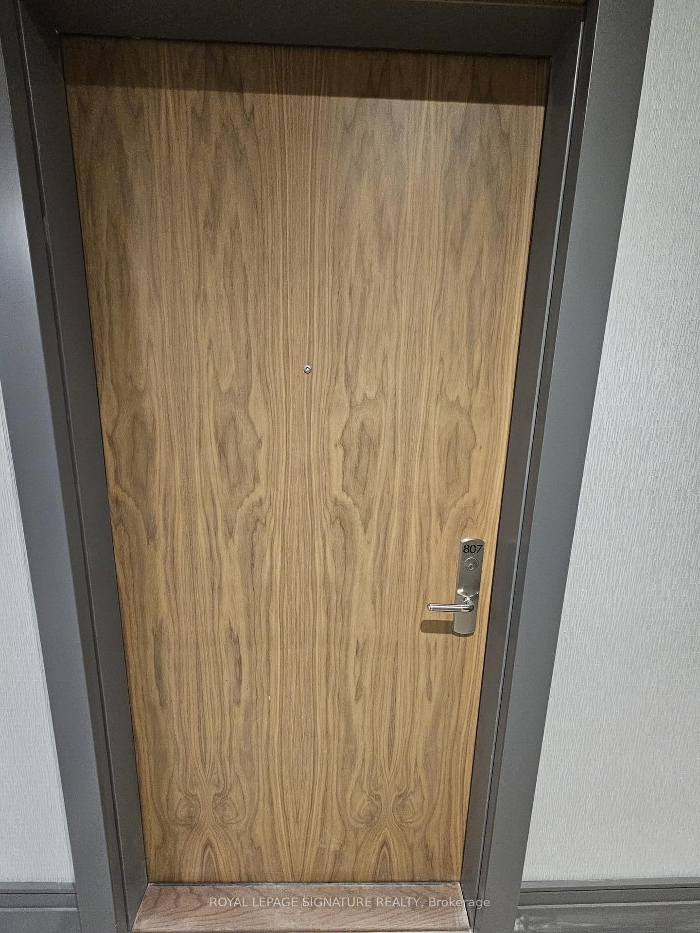 27 Korda Gate, Unit 807