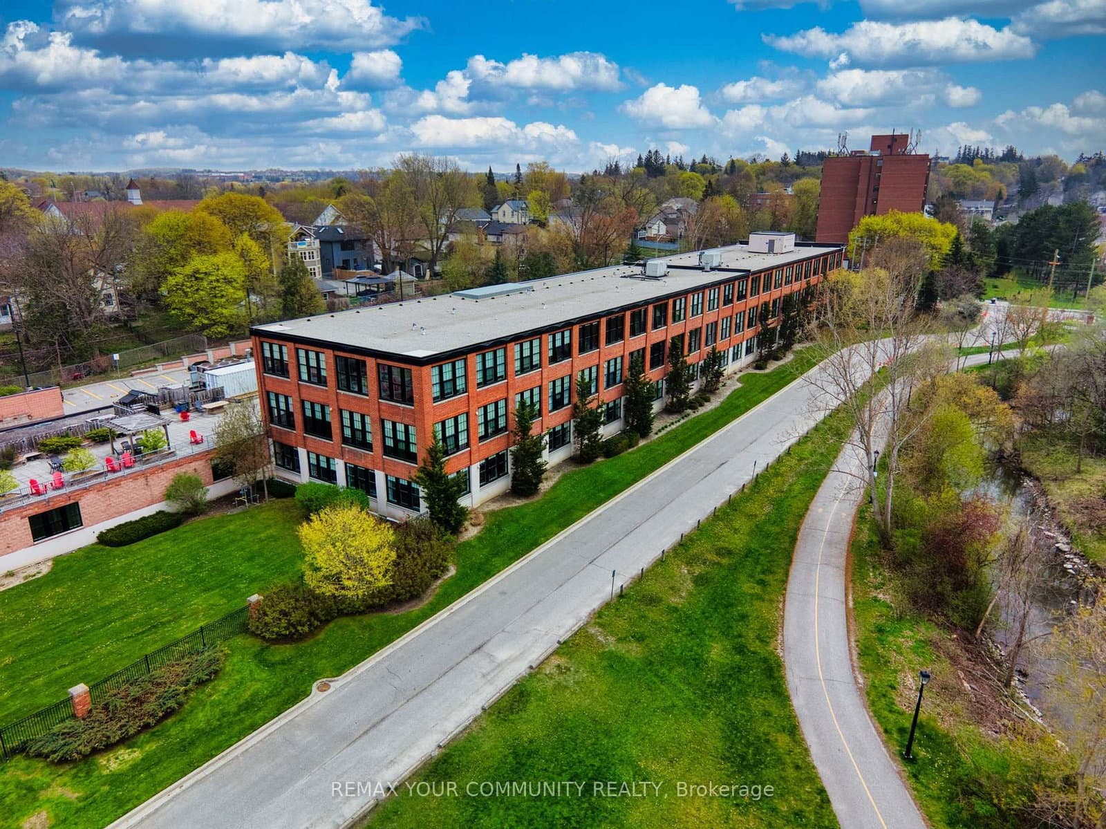 #302 - 543 Timothy Street