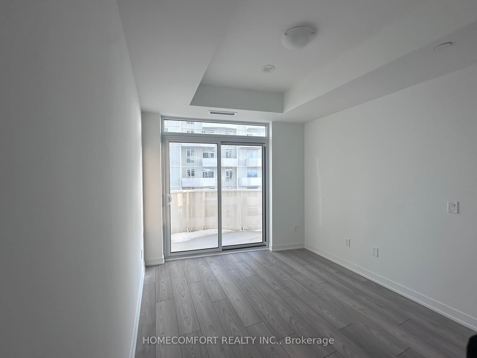 #1122 - 498 caldari Road