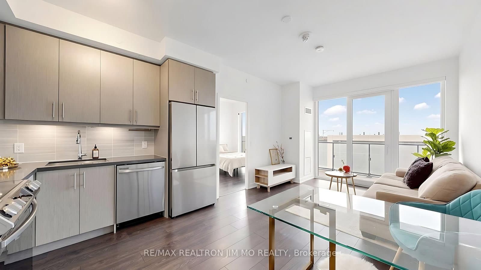 #2304 - 95 Oneida Crescent