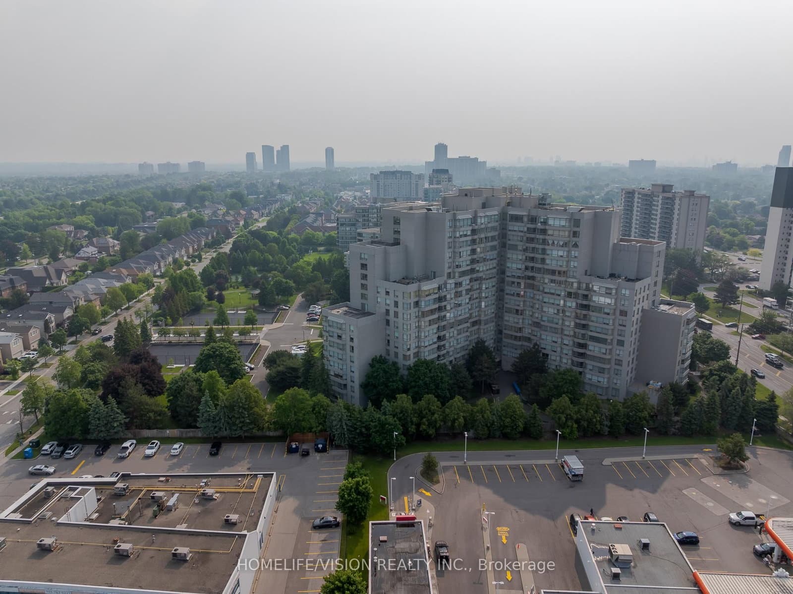 #413 - 7 Townsgate Drive