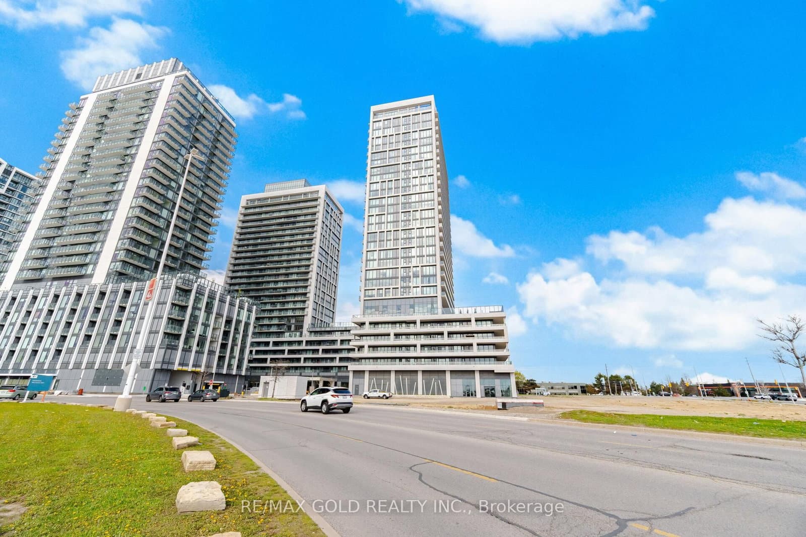 #1421 - 8960 Jane Street