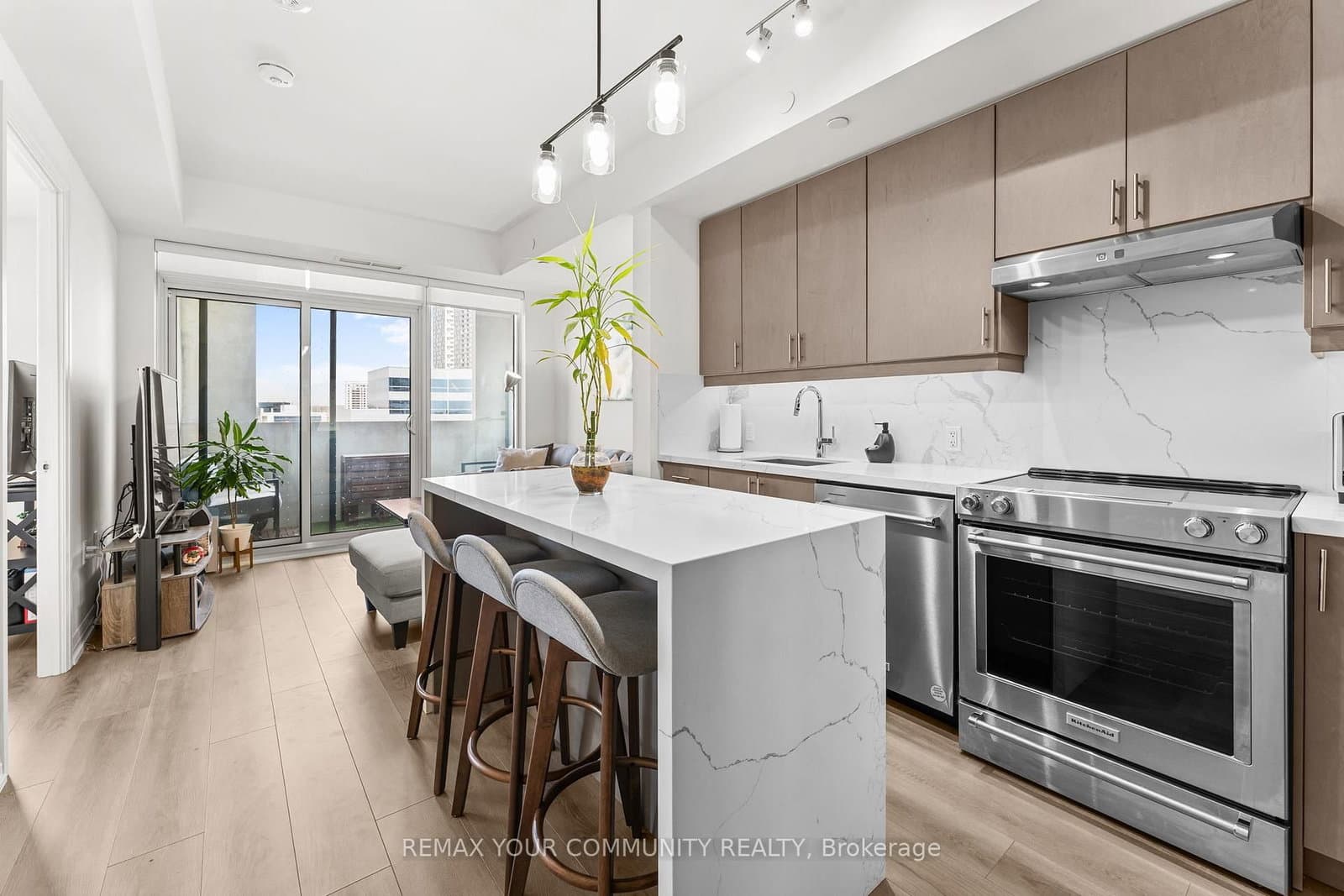 #429 - 9000 Jane Street