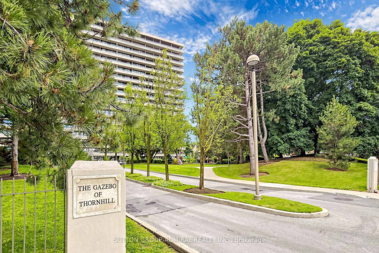 #1809 - 8111 Yonge Street