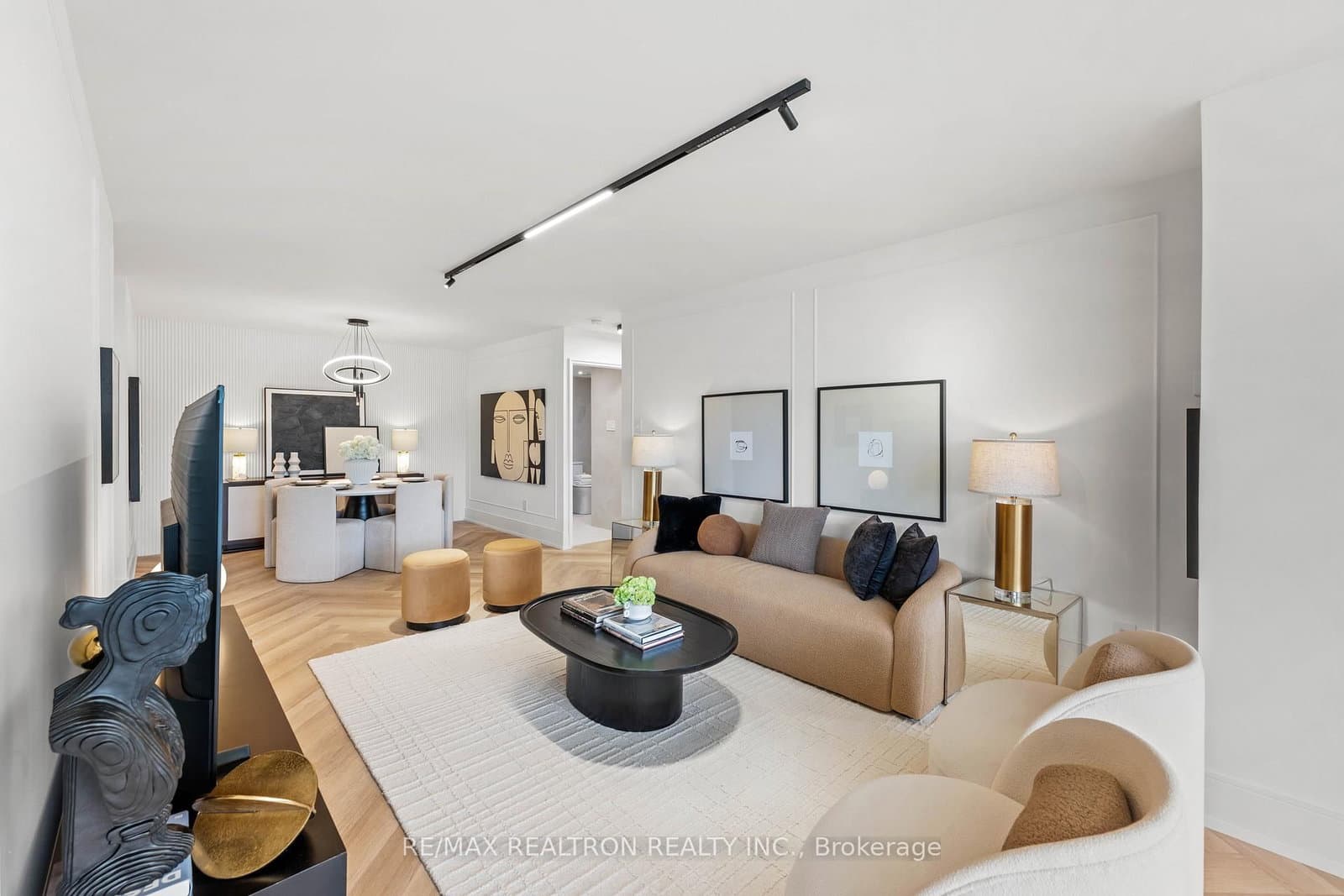 #210 - 11 Townsgate Drive