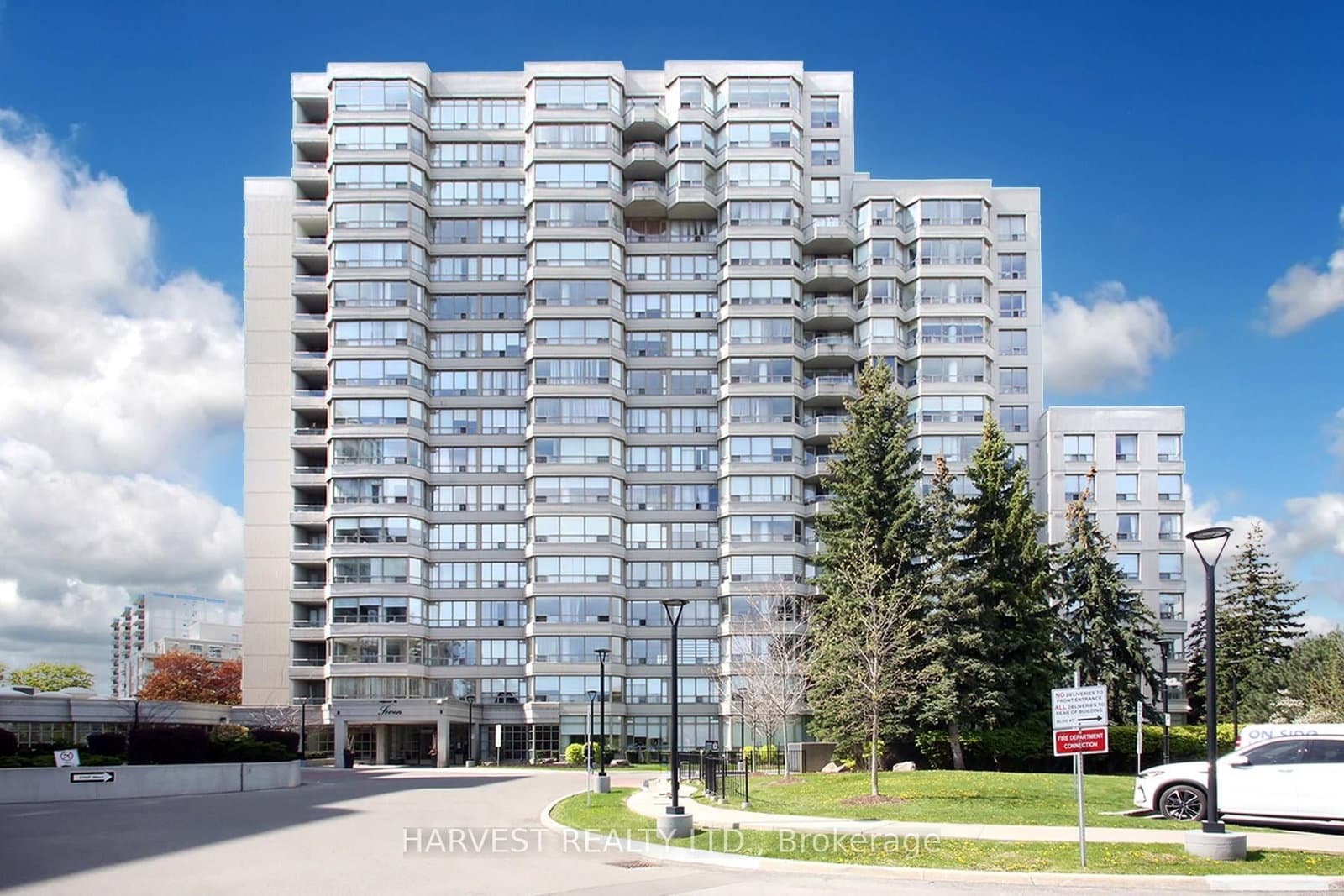 #1402 - 7 Townsgate Drive