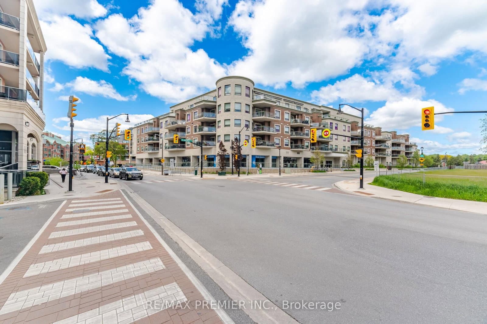 #305 - 86 Woodbridge Avenue